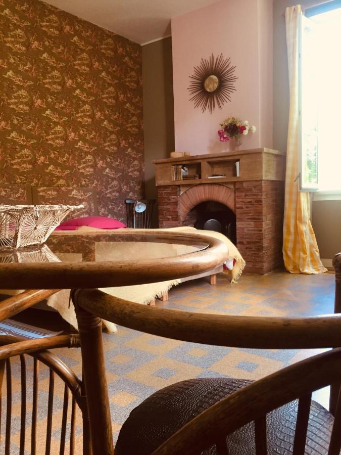 Bed and Breakfast Damechouette Pujols  Exteriér fotografie